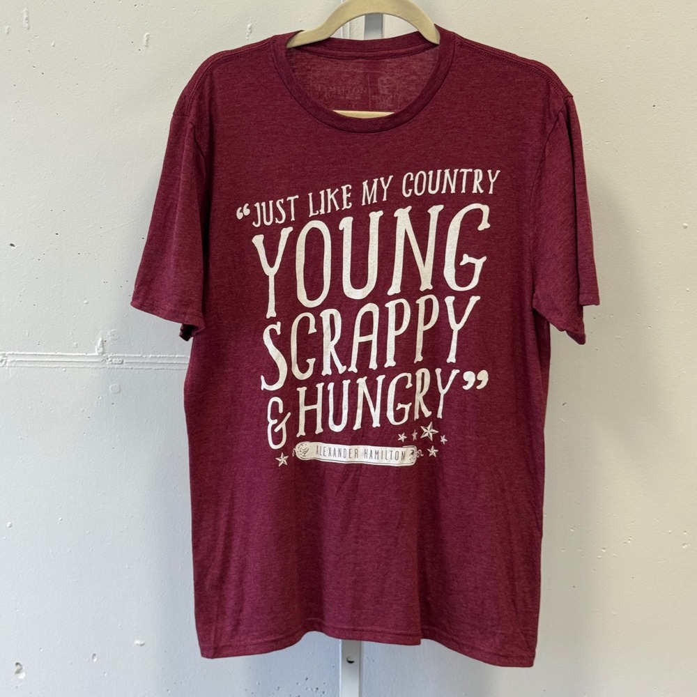 Hamilton Musical Young Scrappy Hungry Graphic T-Shirt Maroon Mens Medium Graphic
